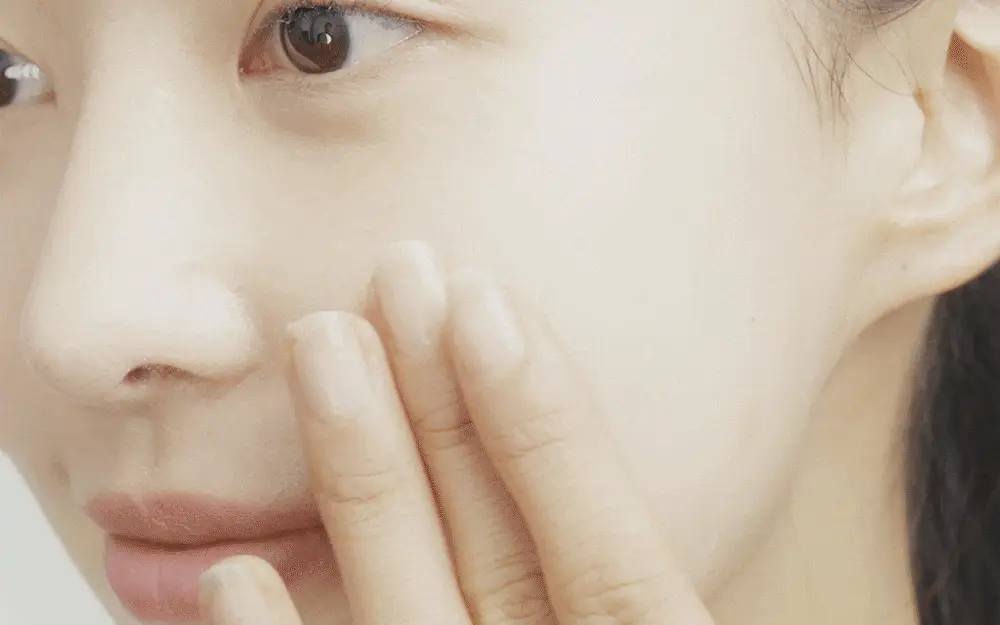 [수분광선크림] 비긴스 바이 정샘물 블루 캐모마일 히알루론산 수분 선 크림 50ml 상세페이지 3